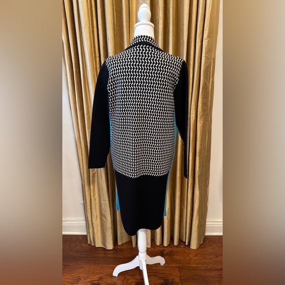 Carlisle houndstooth long sweater jacket with blue side strip - Picture 2 of 5